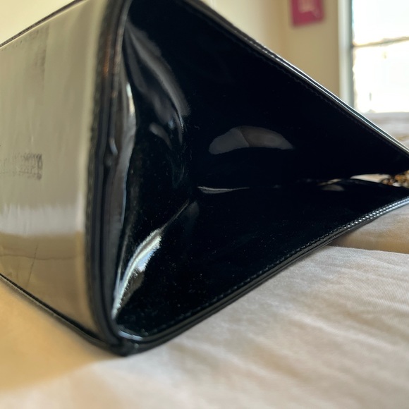 FERRAGAMO VINTAGE BLACK PATENT LEATHER - Picture 5 of 9